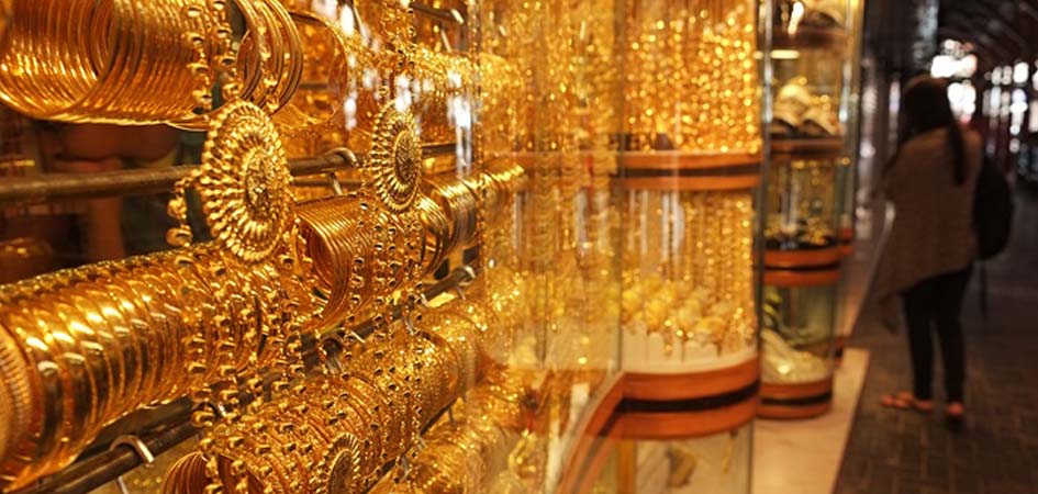 Дубай golden. Gold Souk Дубай. Золотой рынок Gold Souk. Золотой рынок Gold Souk в Дубае. Дубаи Gold Souk жемчуг.